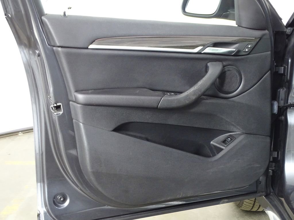 Used 2017 BMW X1 xDrive28i image 12