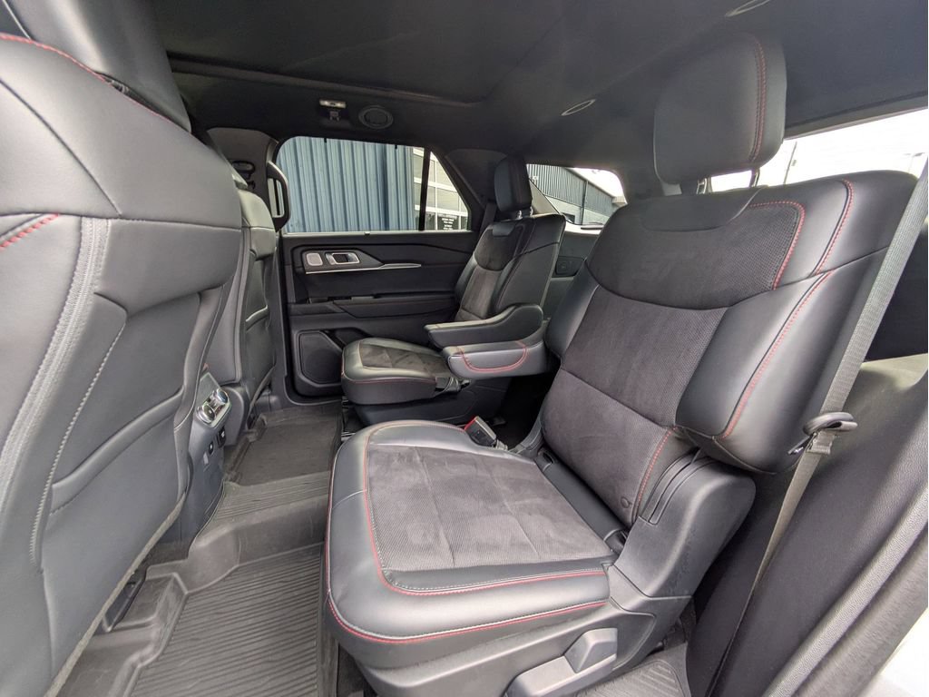 Used 2025 Ford Explorer ST AWD/4WD image 25