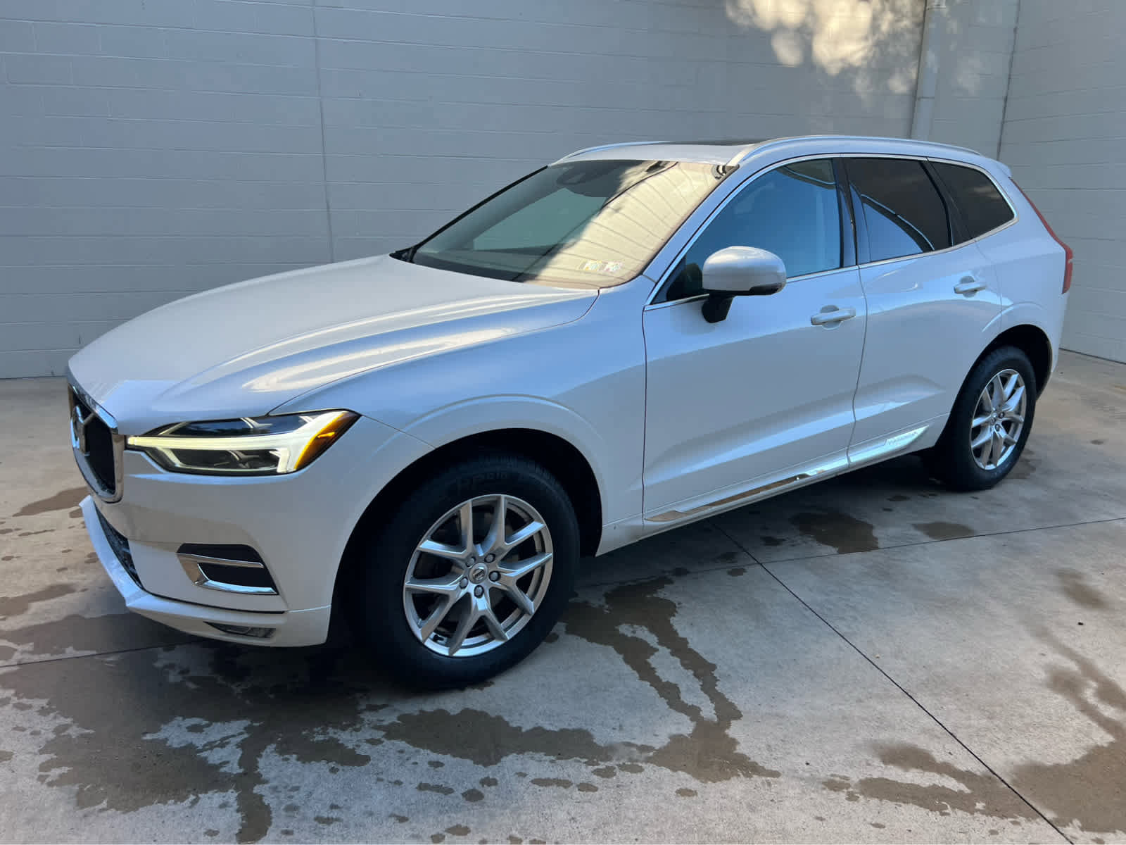 Used 2021 Volvo XC60 T6 Momentum