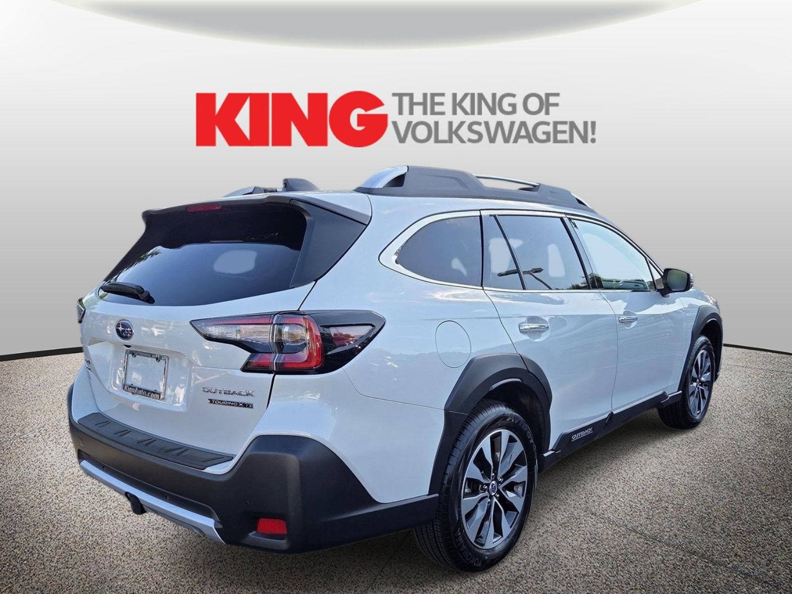 Used 2025 Subaru Outback Touring XT AWD/4WD image 3