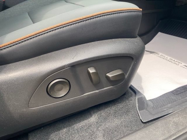 Used 2026 GMC Acadia AT4 w/ LPO, Floor Liner Package AWD/4WD image 11
