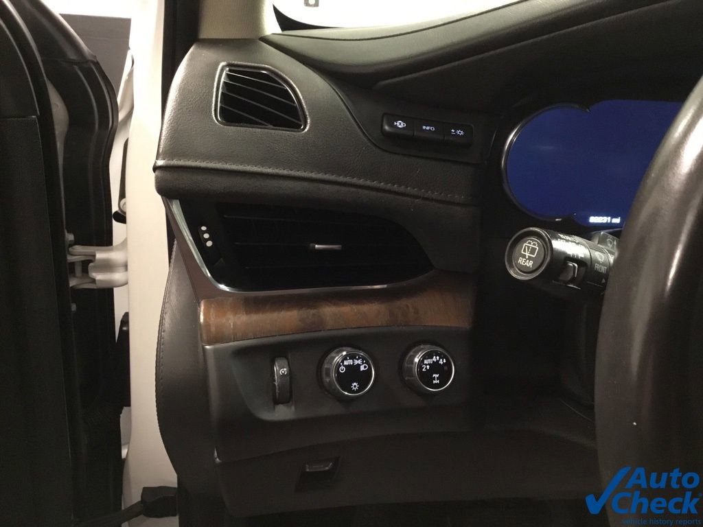 Used 2017 Cadillac Escalade Premium Luxury AWD/4WD image 21