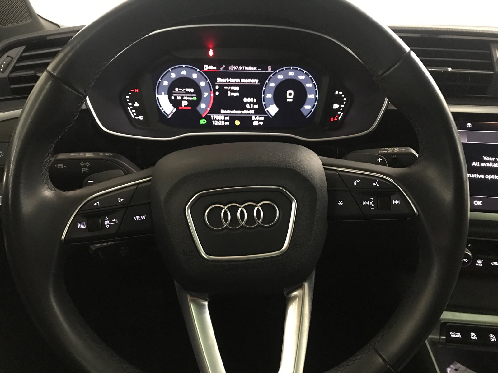 Used 2023 Audi Q3 2.0T Premium w/ Convenience Package image 18