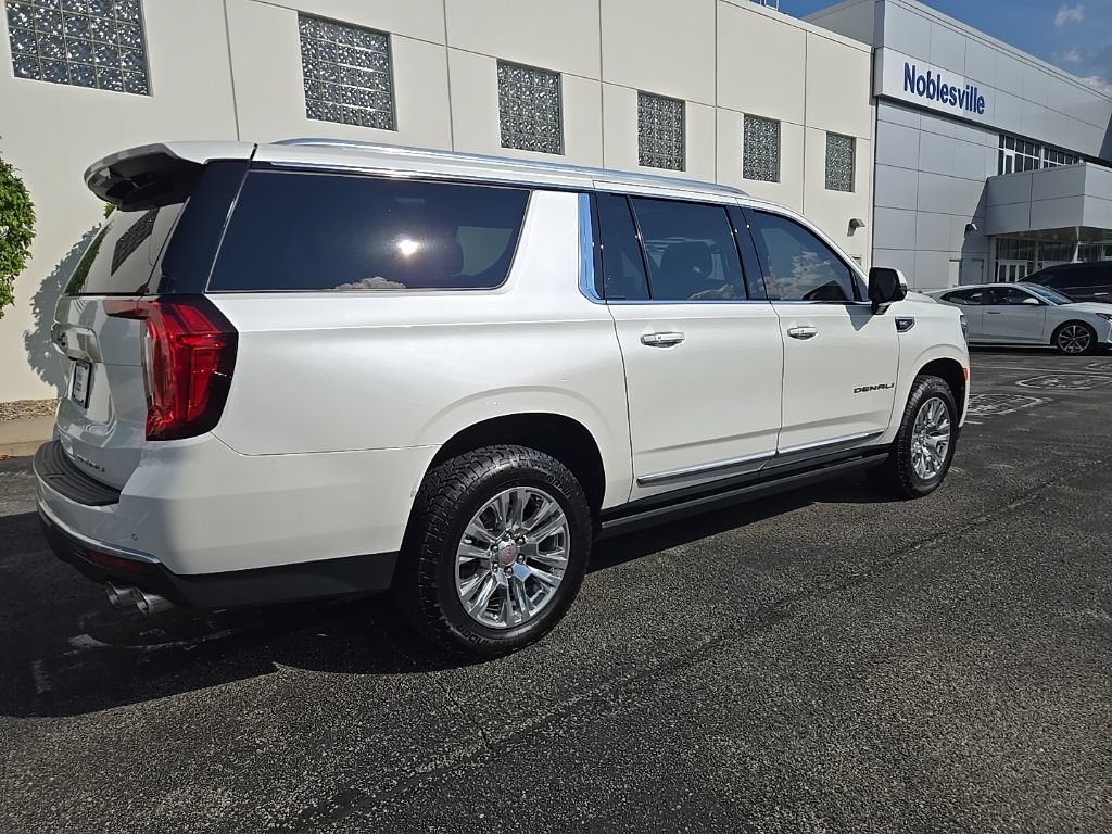 Used 2023 GMC Yukon XL Denali AWD/4WD image 8