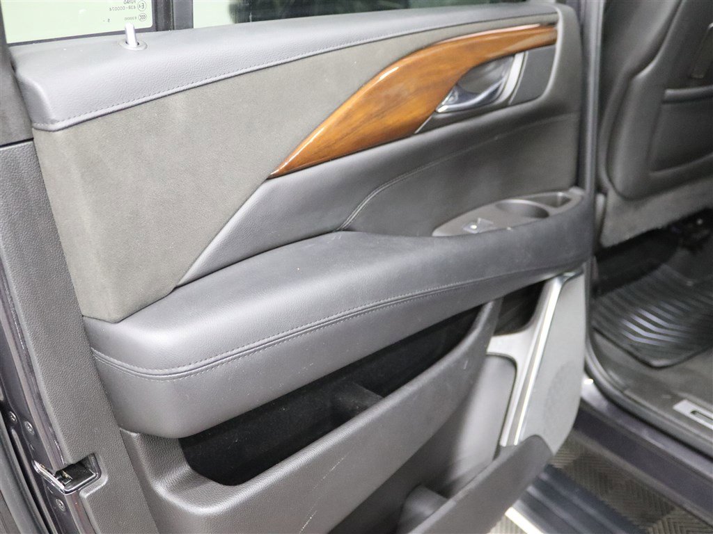 Used 2016 Cadillac Escalade ESV Premium AWD/4WD image 17