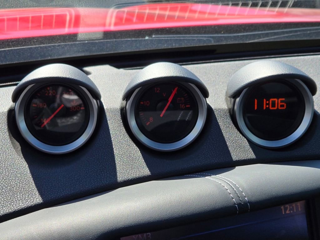 Certified 2020 Nissan 370Z Touring Sport image 24