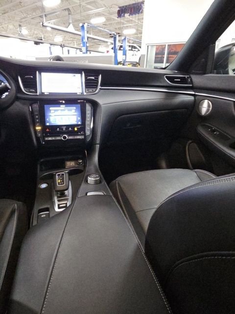 Used 2023 INFINITI QX50 Sport AWD/4WD image 30