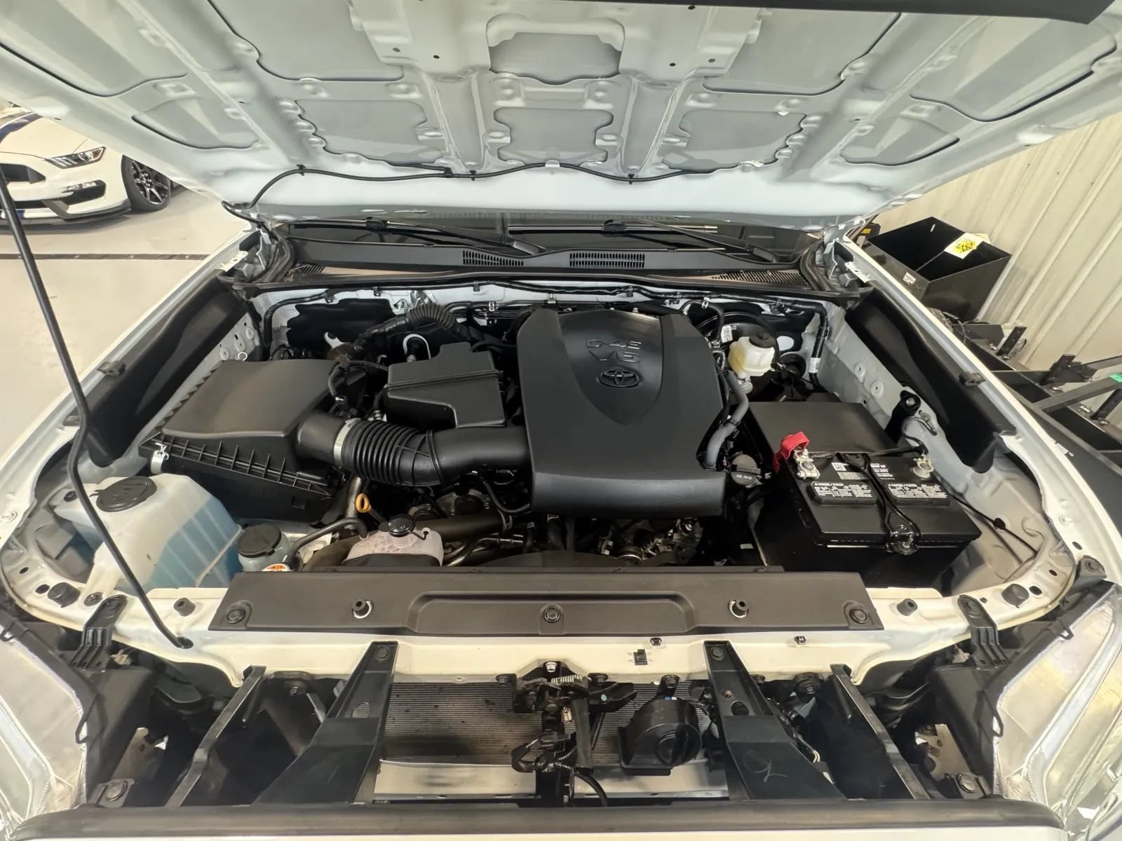Used 2023 Toyota Tacoma SR AWD/4WD image 38