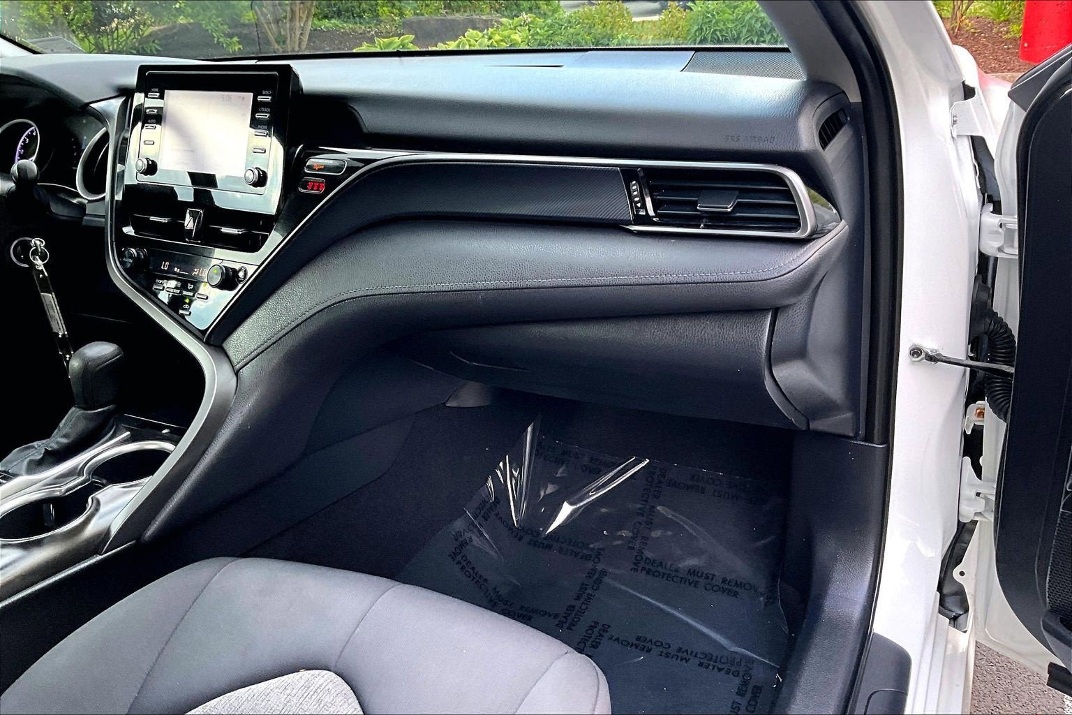 Used 2022 Toyota Camry LE AWD/4WD image 15