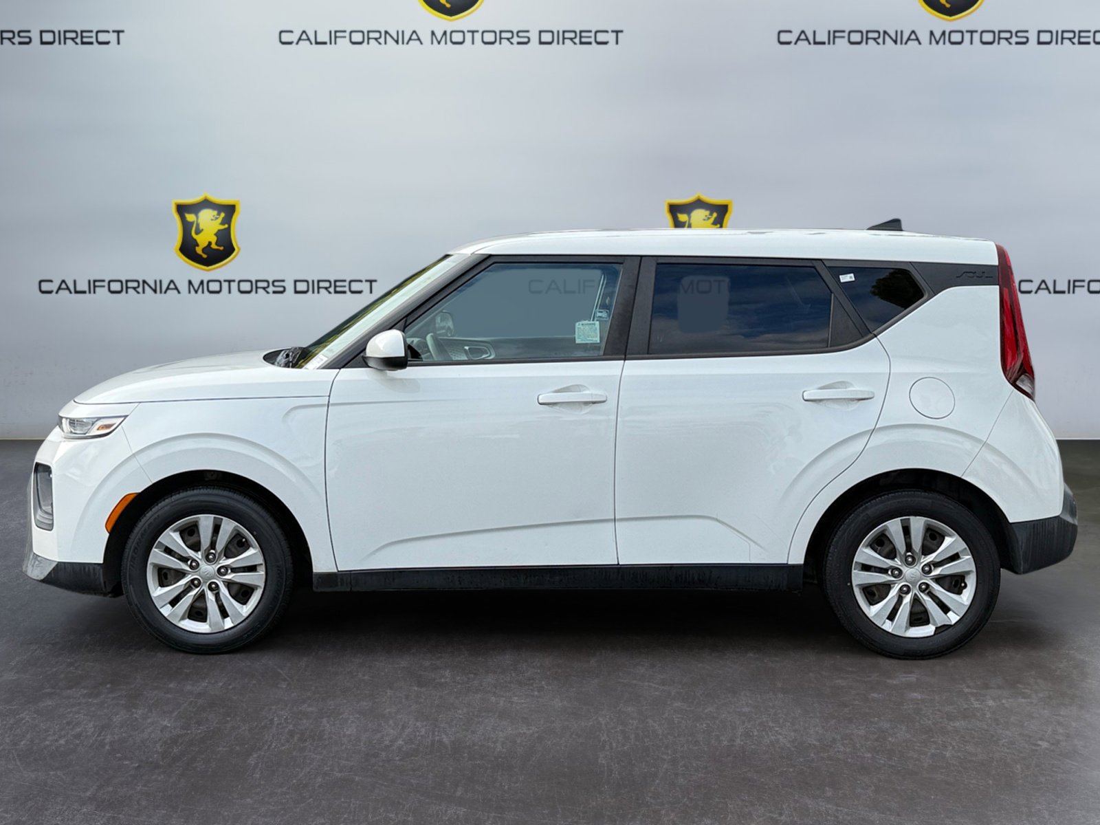 Used 2021 Kia Soul LX image 2