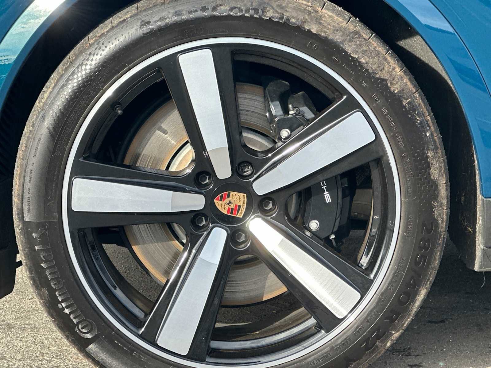 Certified 2025 Porsche Cayenne E-Hybrid image 28