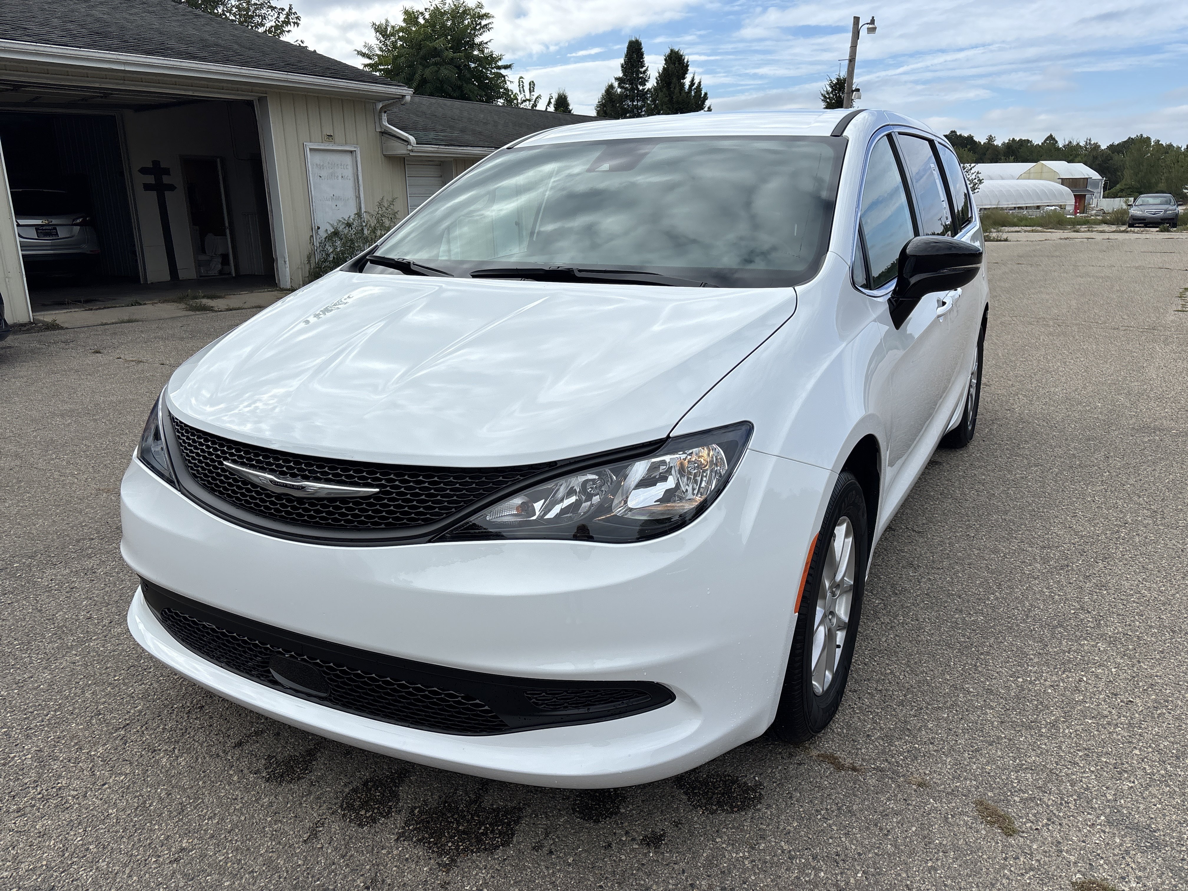 New 2027 Chrysler Pacifica LX FWD image 10