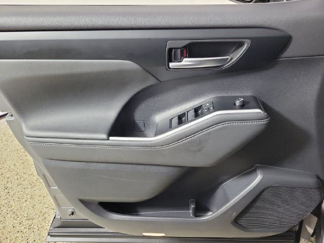 Used 2026 Toyota Highlander XLE AWD/4WD image 23
