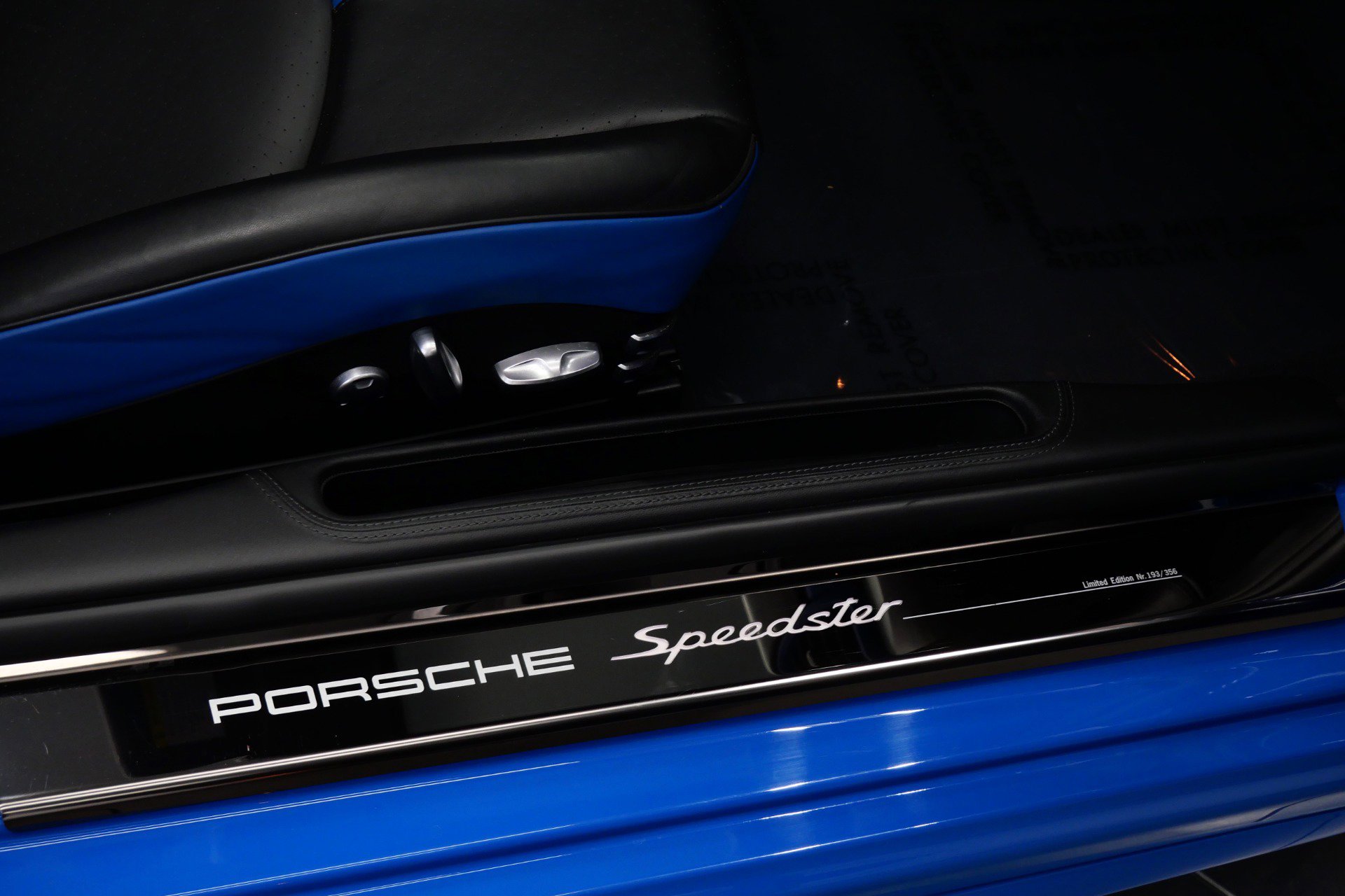 Used 2011 Porsche 911 Speedster RWD image 42