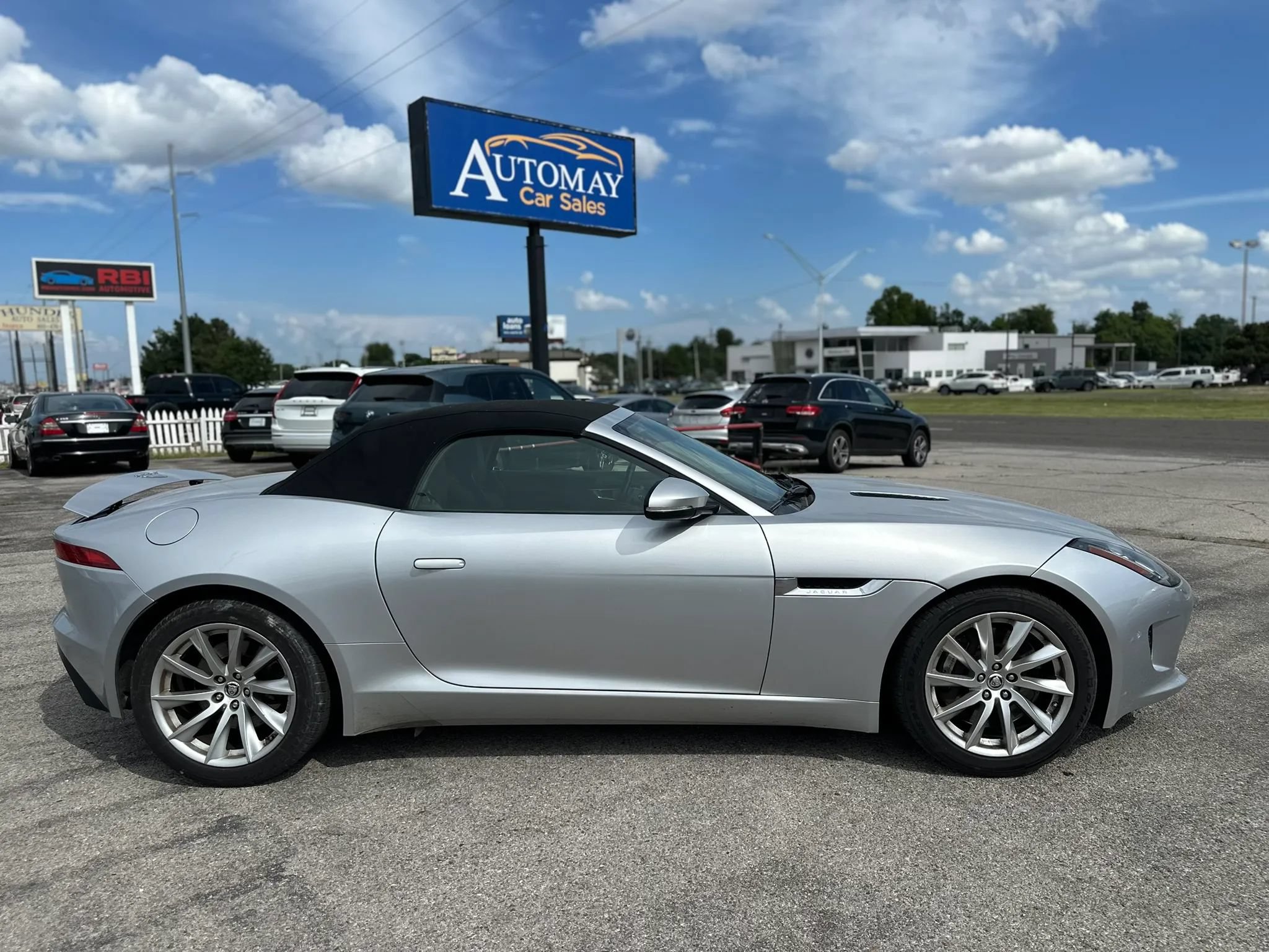 Used 2014 Jaguar F-TYPE Convertible RWD image 9