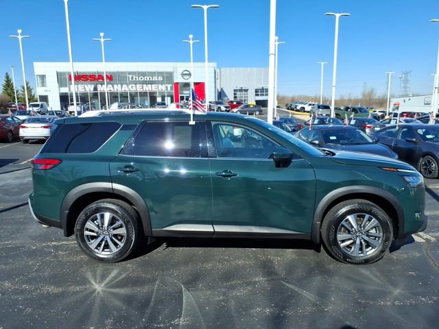 Certified 2025 Nissan Pathfinder SL image 2