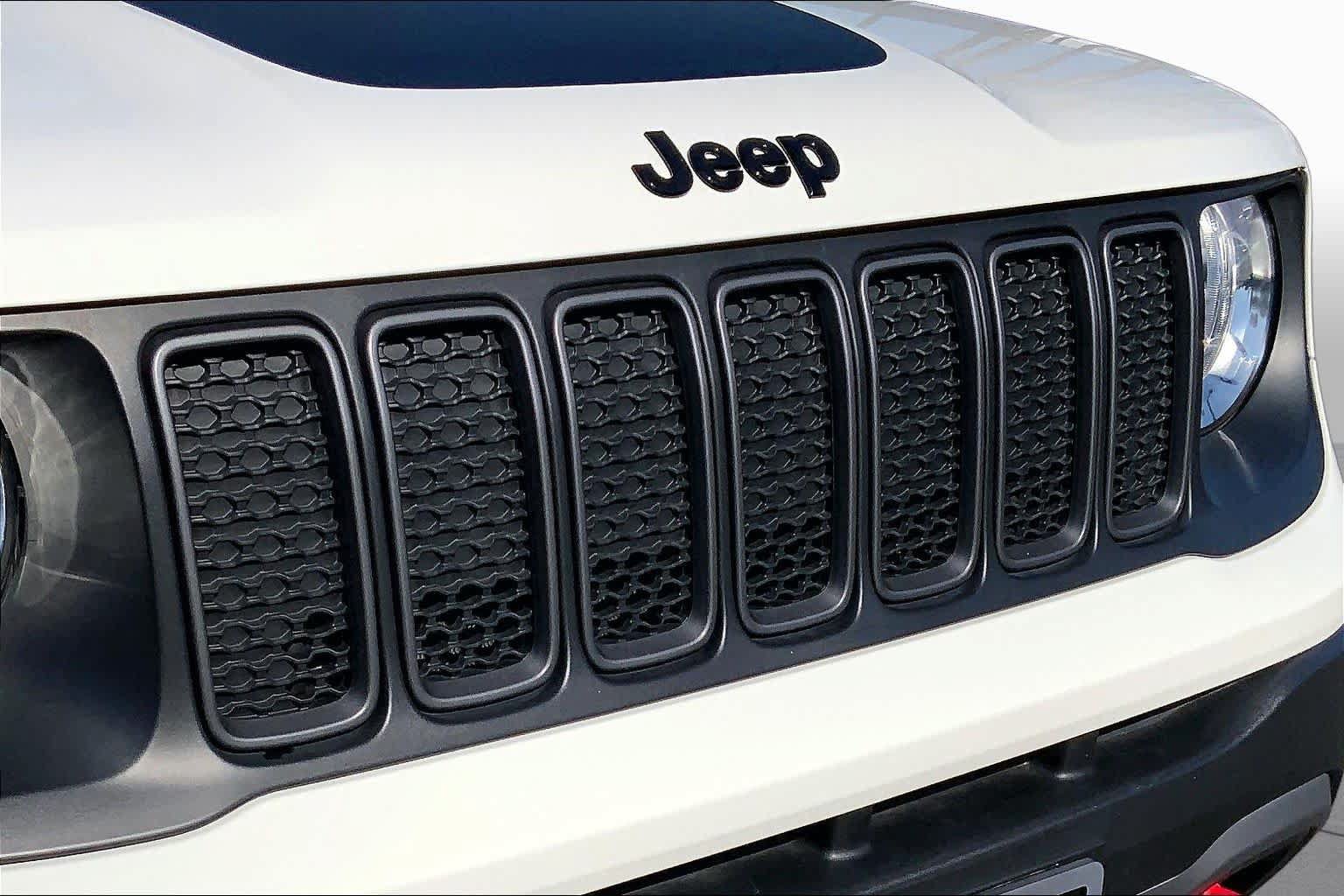Used 2023 Jeep Renegade Trailhawk w/ Trailhawk Elite Group AWD/4WD image 29