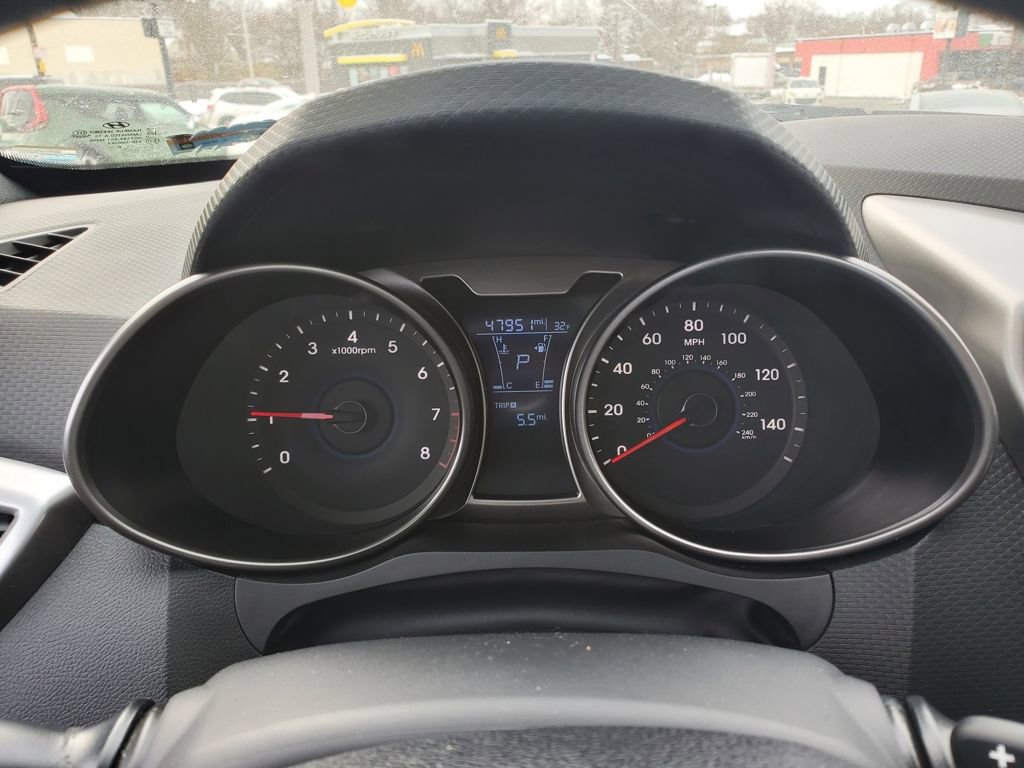 Used 2017 Hyundai Veloster Value Edition image 18