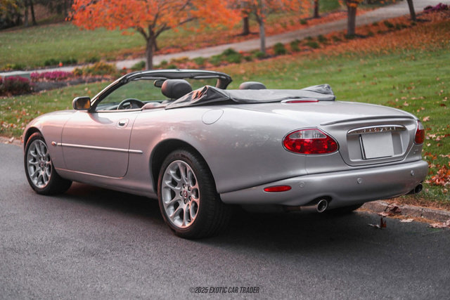 Used 2001 Jaguar XK8 Convertible image 6