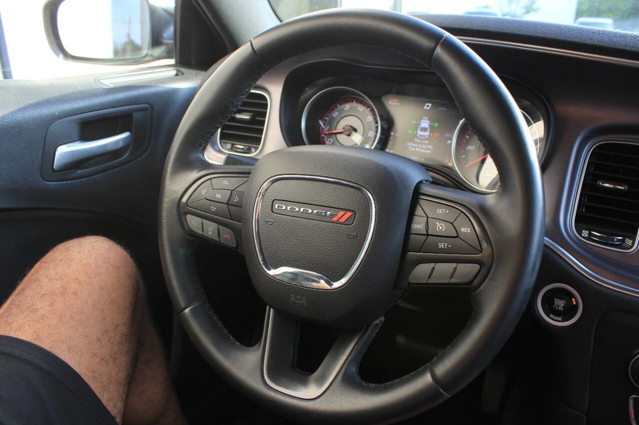 Used 2016 Dodge Charger SE w/ Power Sunroof Group image 21