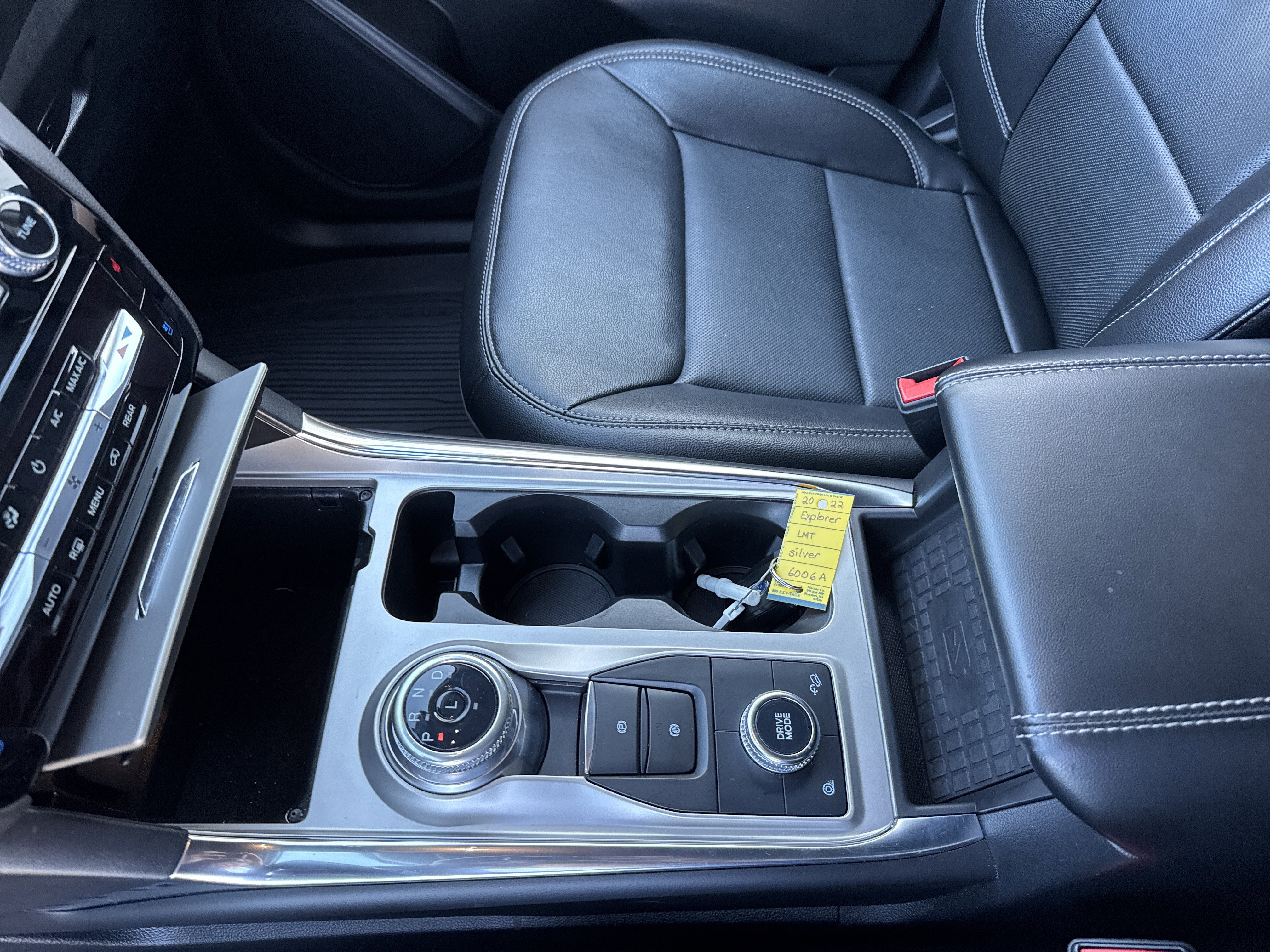 Certified 2022 Ford Explorer Limited AWD/4WD image 39