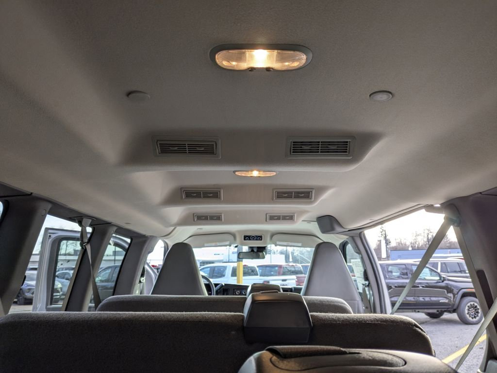 New 2025 GMC Savana 3500 LT w/ LT Preferred Equipment Group image 31