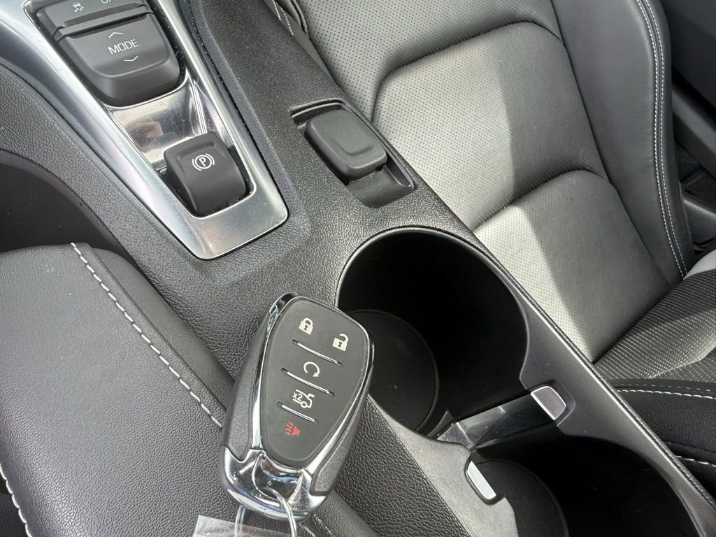 Used 2023 Chevrolet Camaro LT image 9