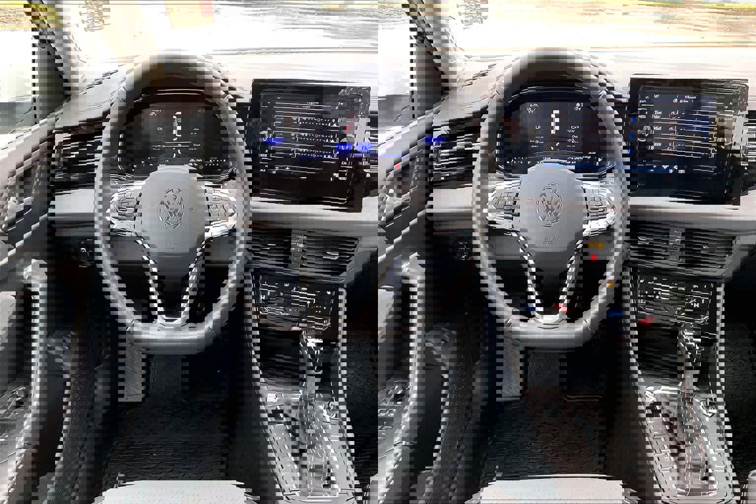 Used 2025 Volkswagen Jetta SE image 5