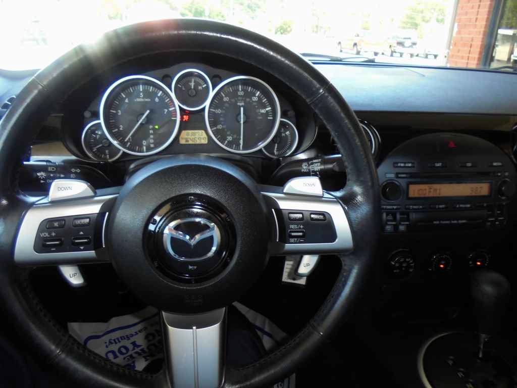 Used 2006 MAZDA MX-5 Miata Touring RWD image 8