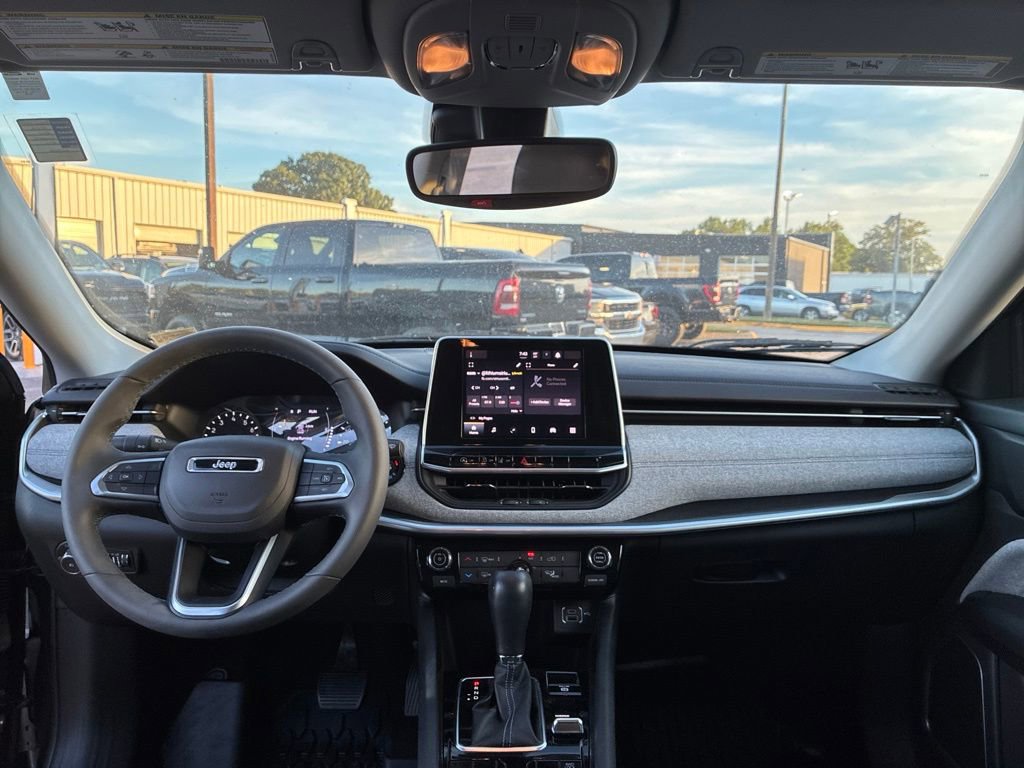 Used 2022 Jeep Compass Latitude AWD/4WD image 21