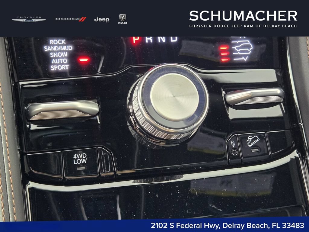 New 2025 Jeep Grand Cherokee L Summit AWD/4WD image 19