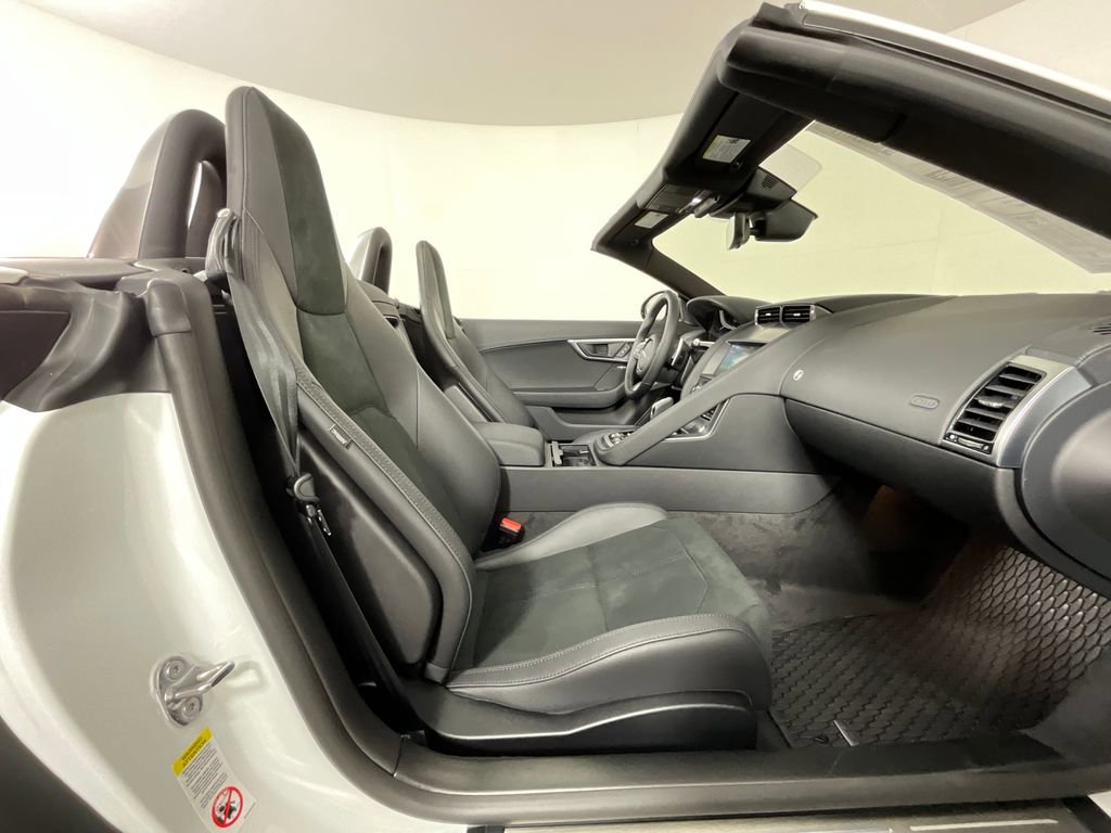 Used 2024 Jaguar F-TYPE R-Dynamic image 17