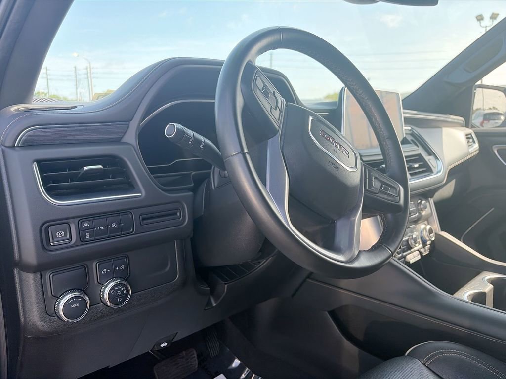 Used 2023 GMC Yukon SLT RWD image 16