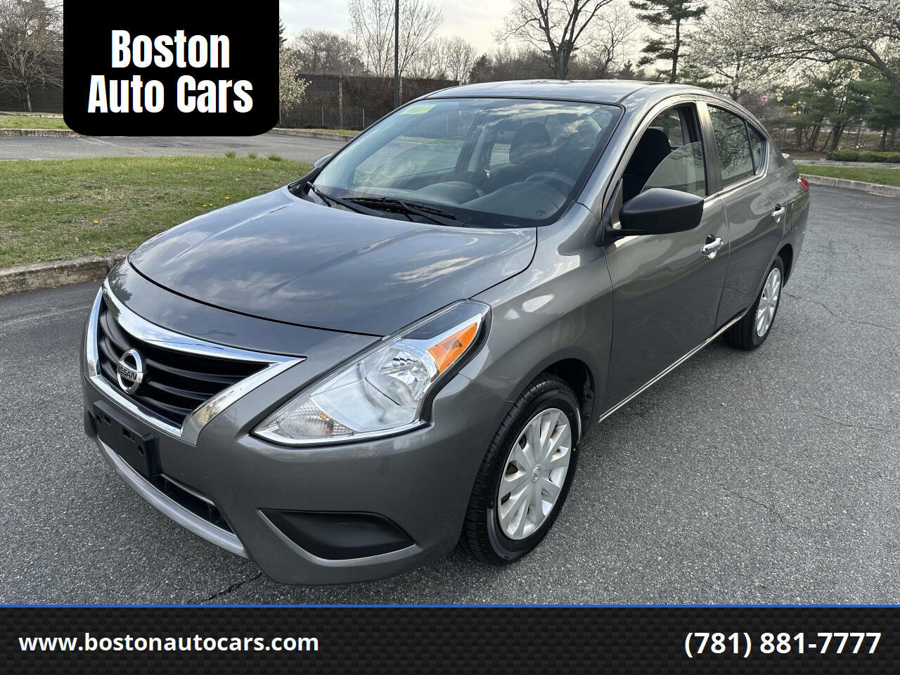 Used 2018 Nissan Versa SV image 1