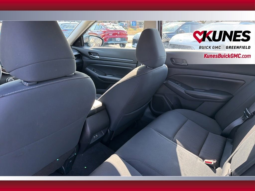 Used 2024 Nissan Altima 2.5 SV FWD image 35