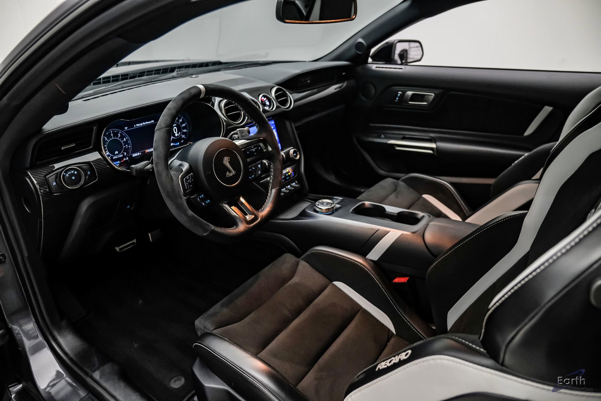 Used 2021 Ford Mustang Shelby GT500 w/ Carbon Fiber Track Pack image 2