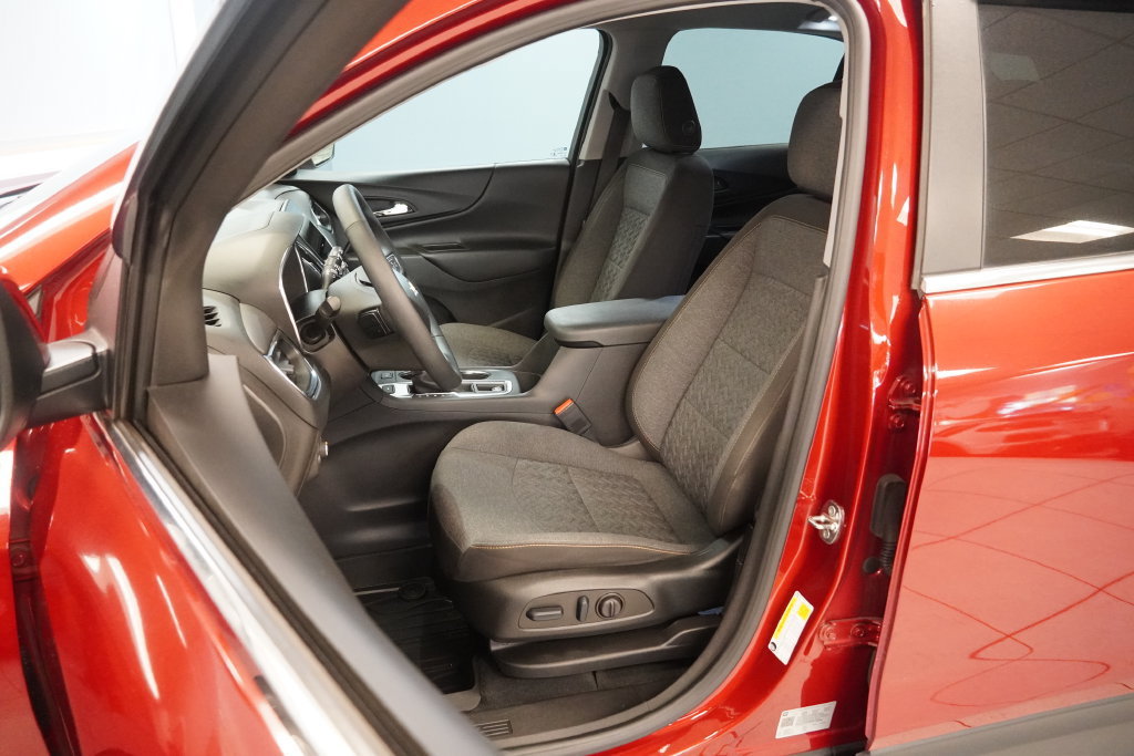 Used 2023 Chevrolet Equinox LT AWD/4WD image 13