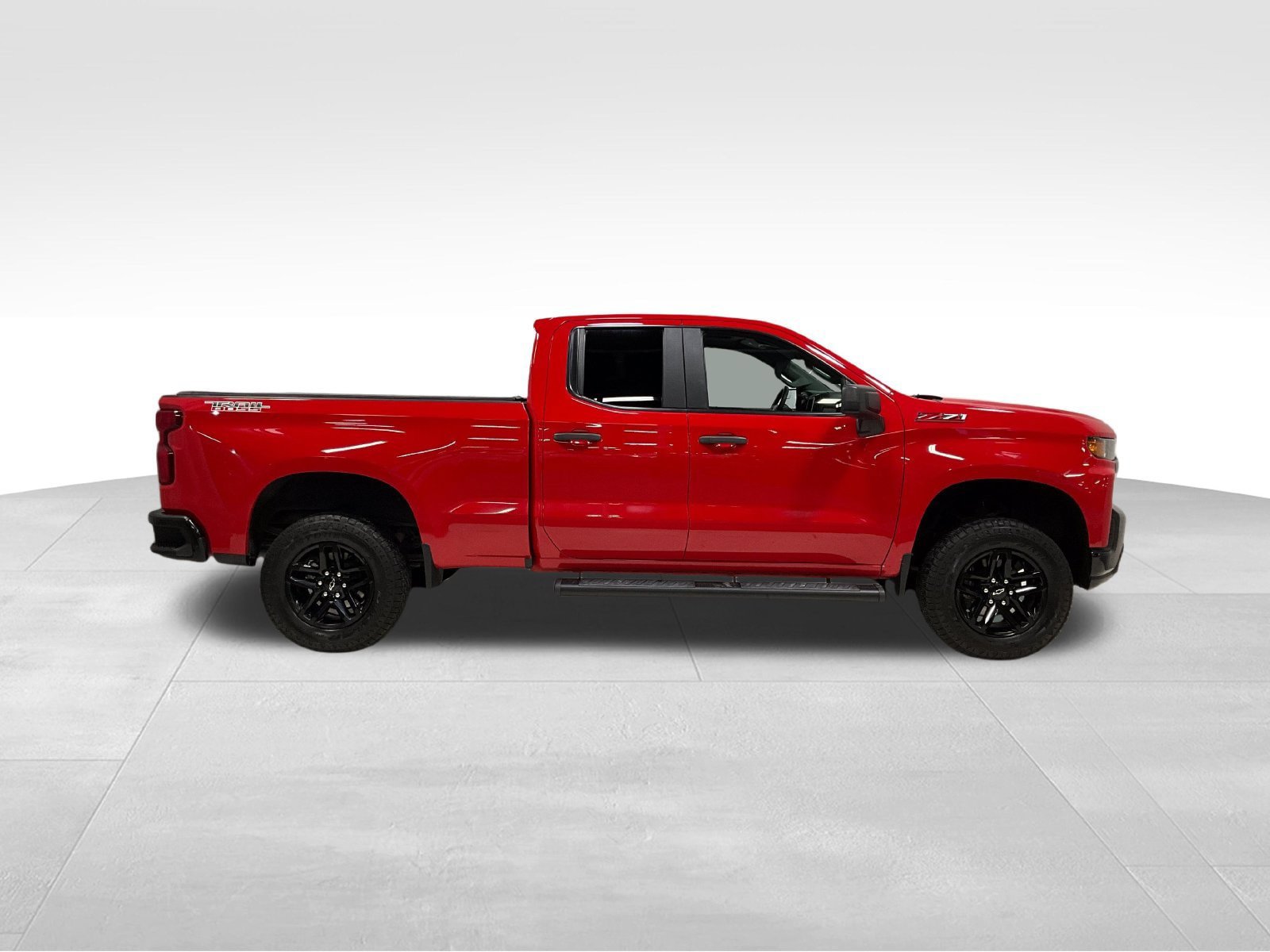 Used 2019 Chevrolet Silverado 1500 Custom Trail Boss w/ Custom Convenience Package AWD/4WD image 4