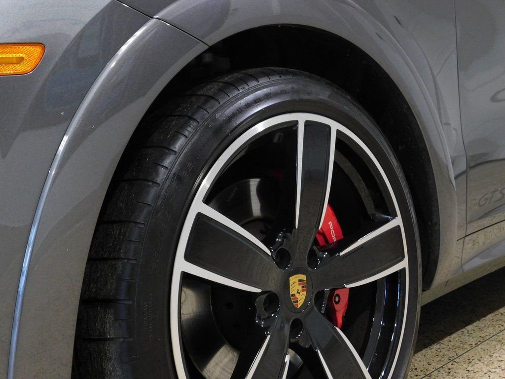 Used 2021 Porsche Cayenne GTS image 28