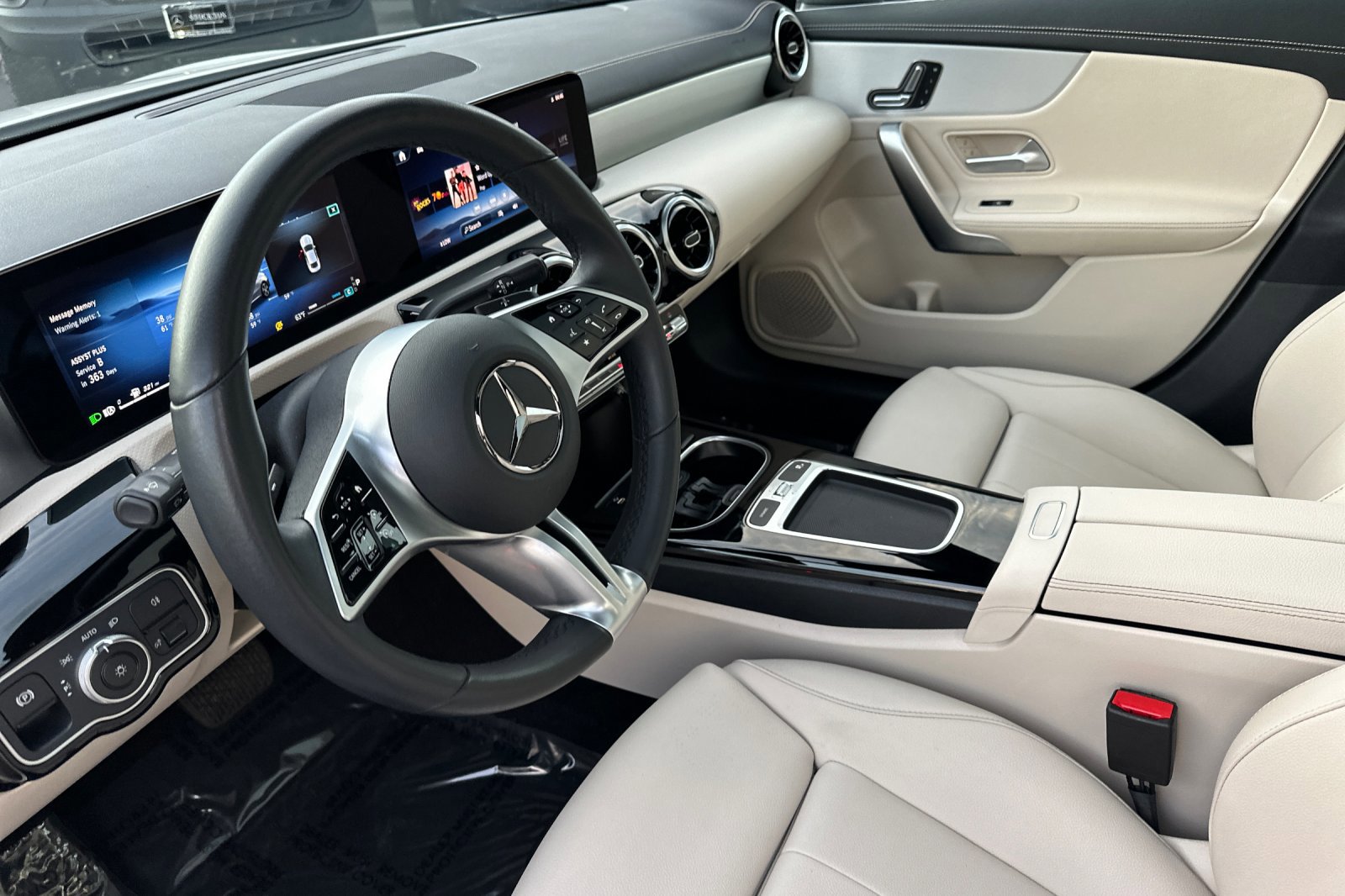 Certified 2025 Mercedes-Benz CLA 250 image 10