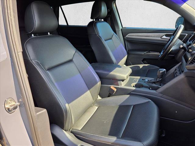 Used 2020 Volkswagen Atlas Cross Sport SE w/ Panoramic Sunroof Package FWD image 21