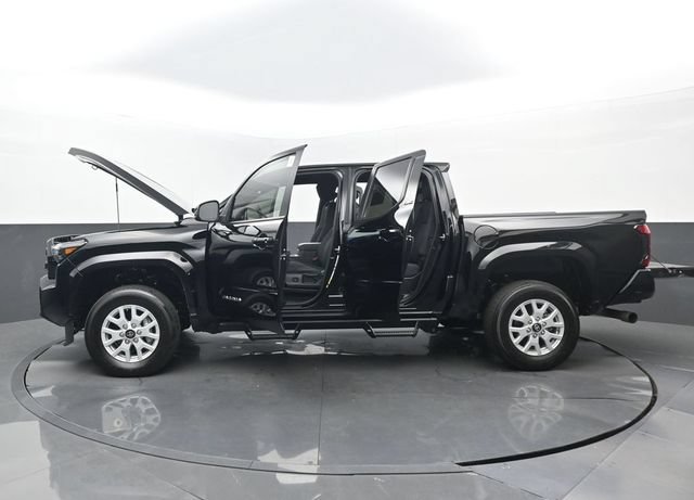 Used 2024 Toyota Tacoma SR5 AWD/4WD image 31