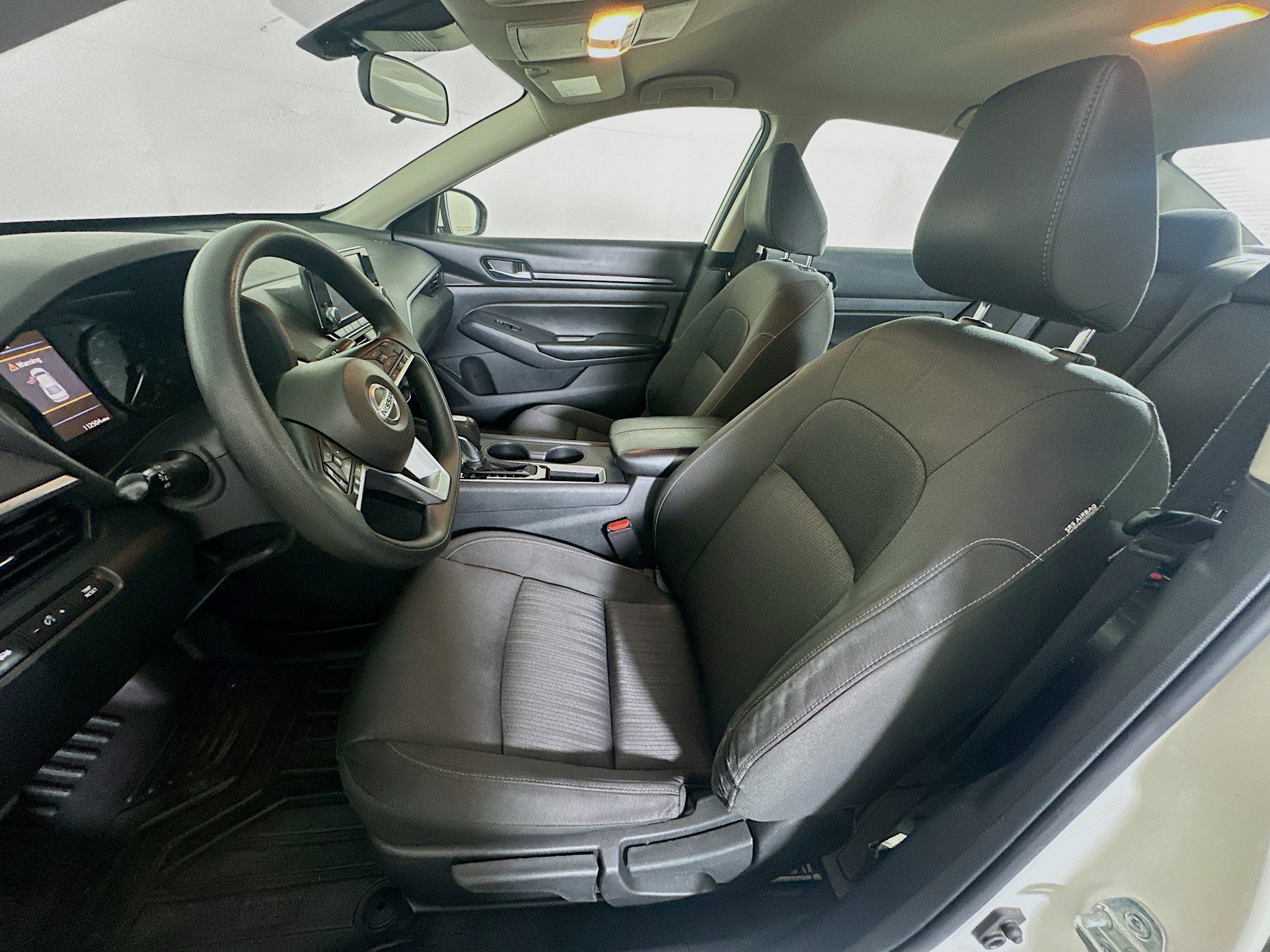 Used 2022 Nissan Altima 2.5 S FWD image 13