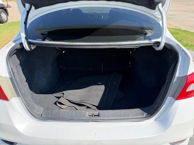 Used 2018 Nissan Sentra SR w/ SR Midnight Edition Package FWD image 8