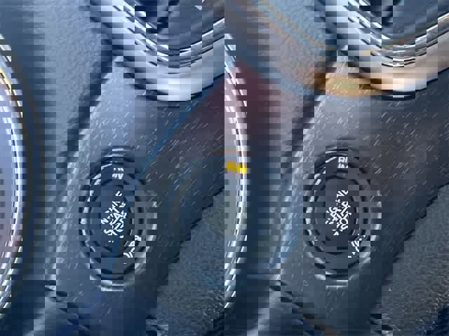 Used 2018 Jeep Grand Cherokee Altitude image 28