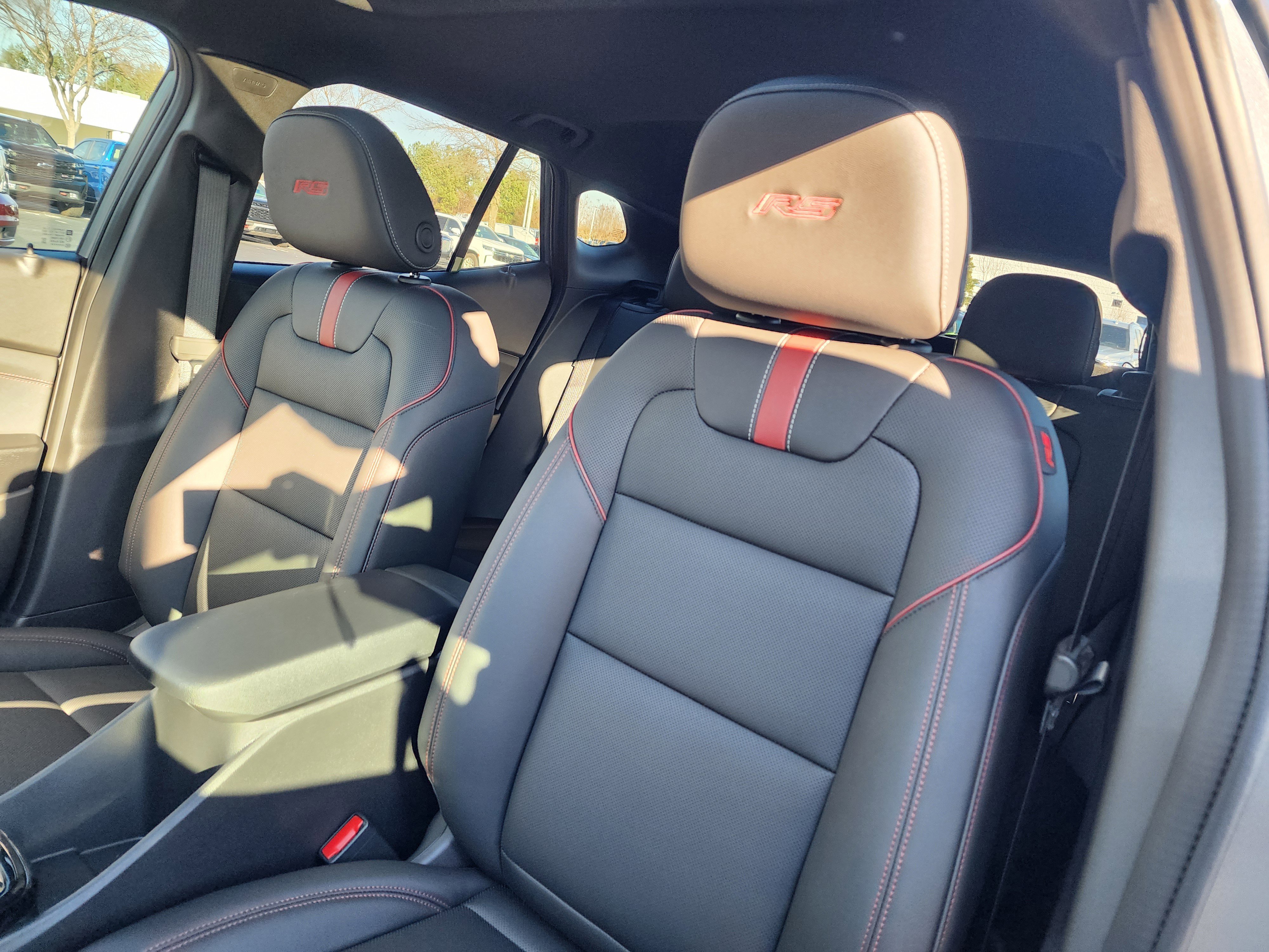 New 2026 Chevrolet Trax RS w/ Sunroof Package image 21
