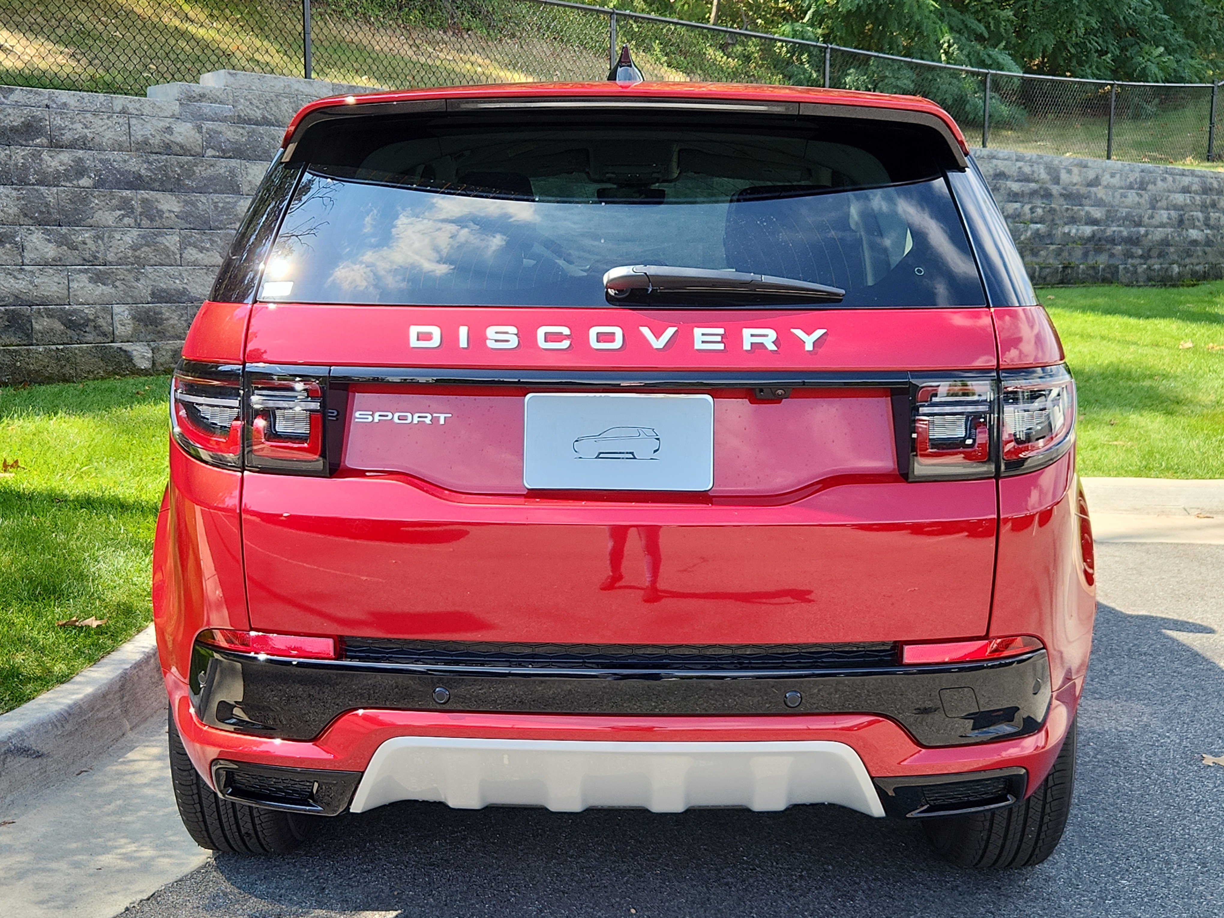 New 2025 Land Rover Discovery Sport S image 7
