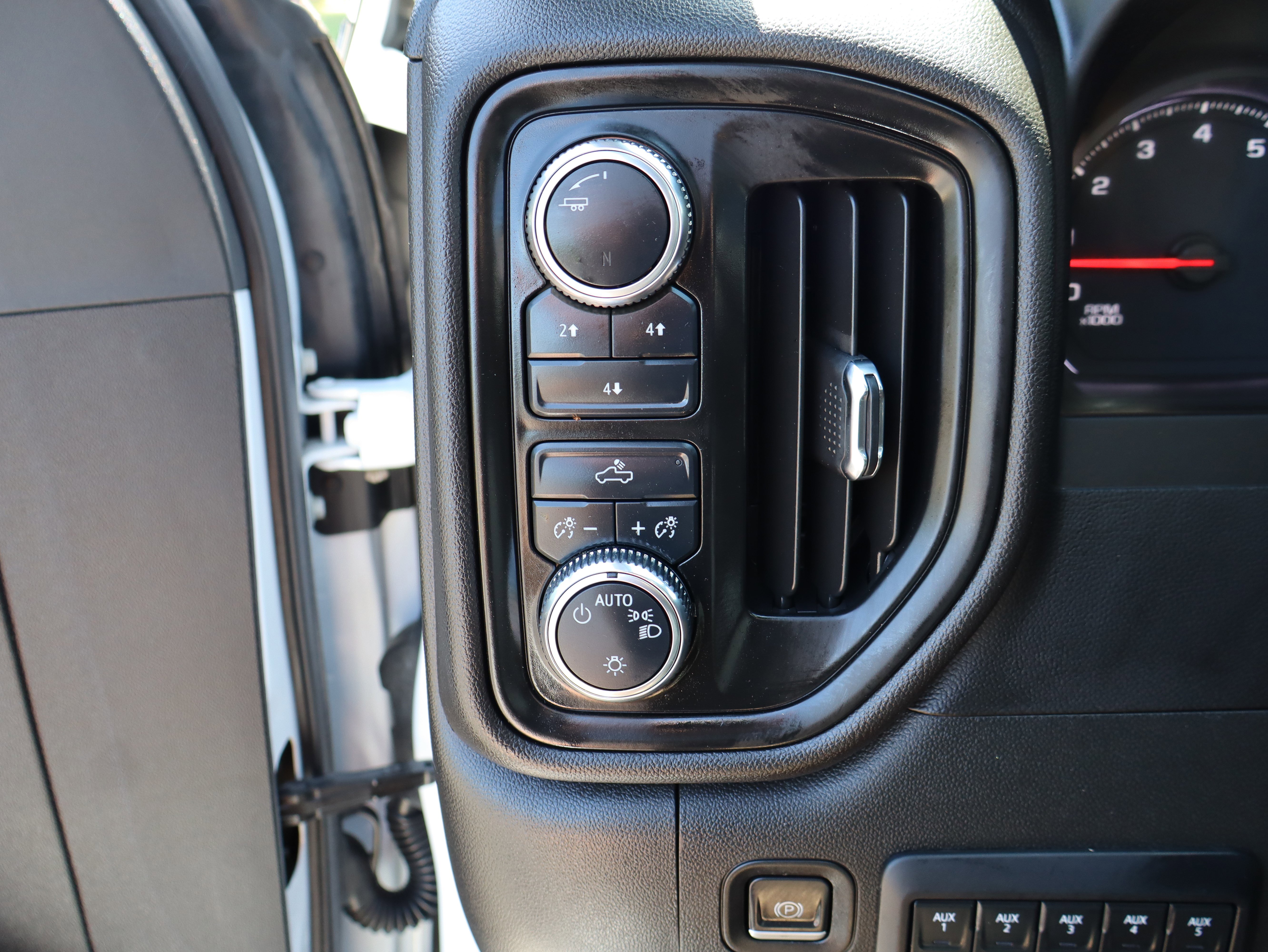 Used 2023 GMC Sierra 3500 Pro w/ Convenience Package image 33