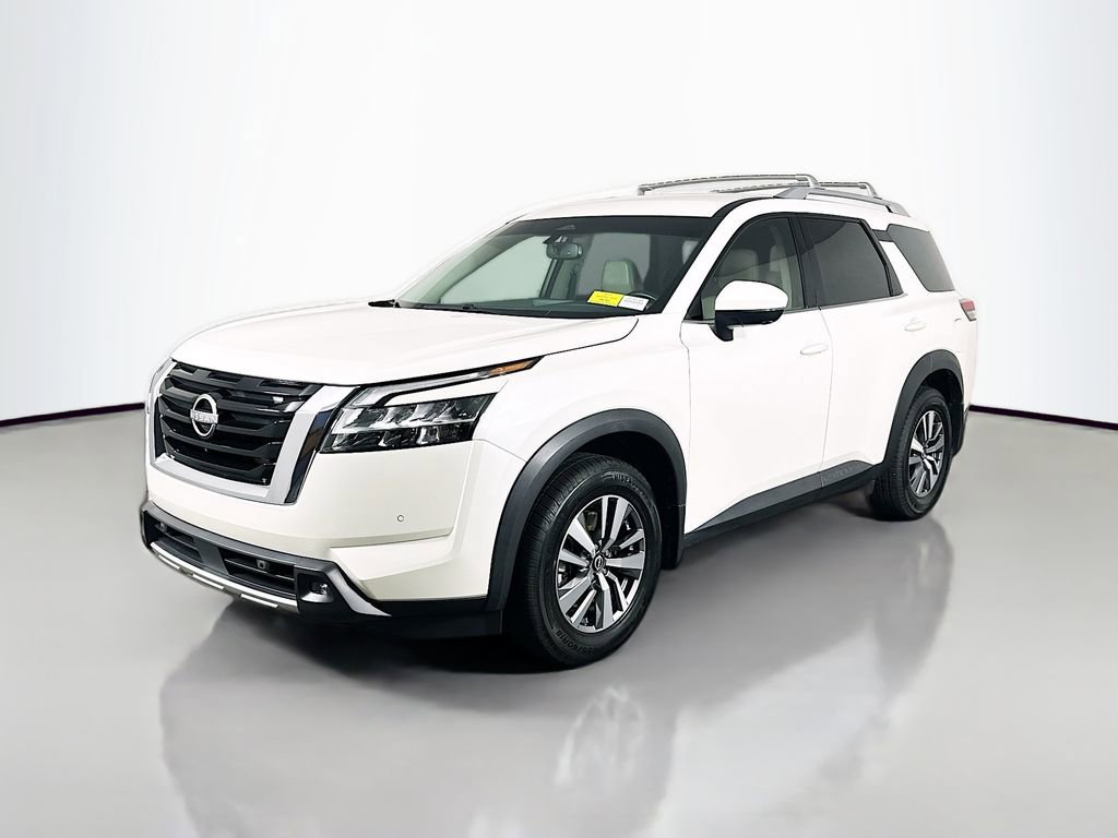 Used 2022 Nissan Pathfinder SL image 3