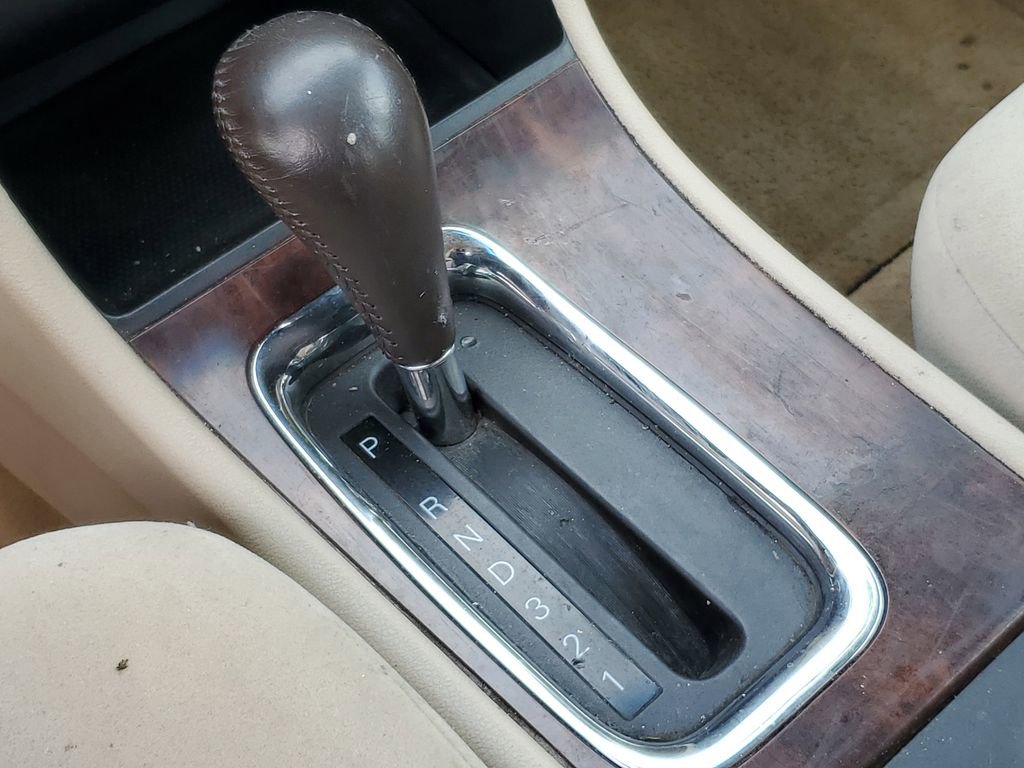 Used 2009 Buick LaCrosse CX FWD image 17